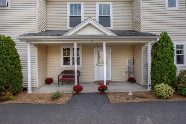 Brunswick, ME 04011,26 Edgefield LN #26