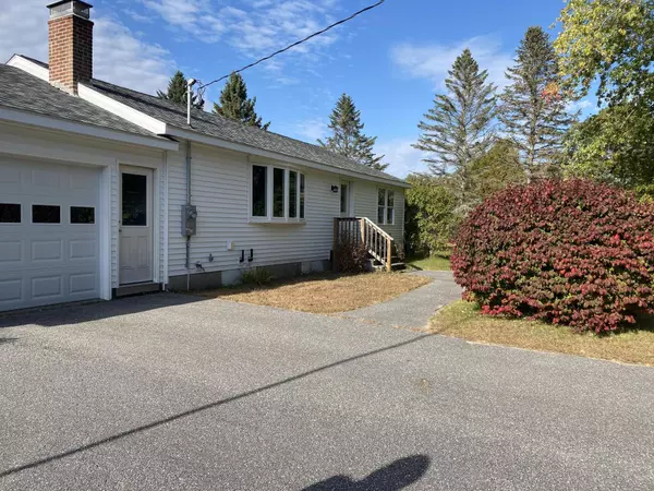 216 Maquoit RD, Brunswick, ME 04011