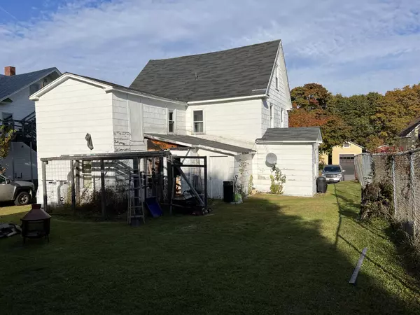 Millinocket, ME 04462,142 Oxford ST