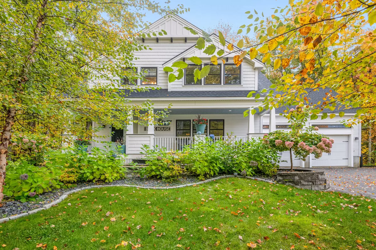 Kennebunk, ME 04043,8 Dixon DR