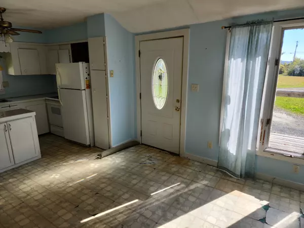 Mount Vernon, ME 04352,262 Belgrade RD