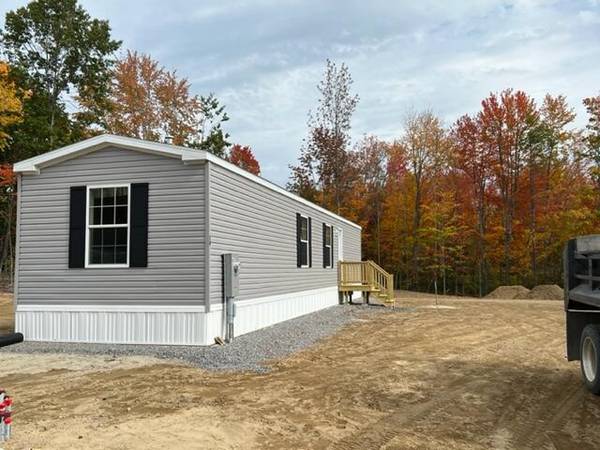 25 Rego DR, Buxton, ME 04093