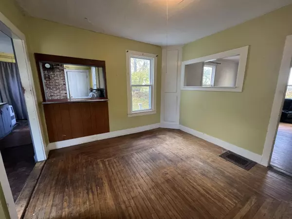 Vinalhaven, ME 04863,14 Pleasant ST