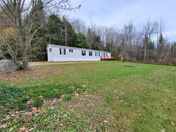 558B Tobey RD, New Gloucester, ME 04260