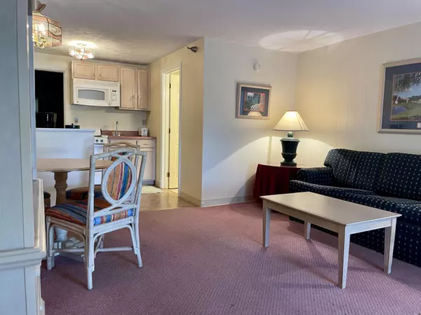 Ogunquit, ME 03907,35 Main ST #104