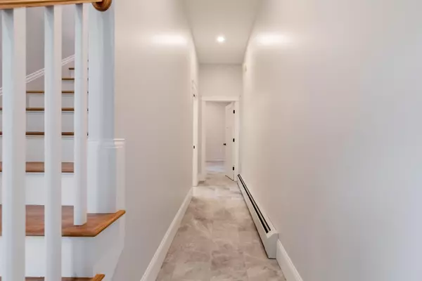 South Portland, ME 04106,15 Curtis ST