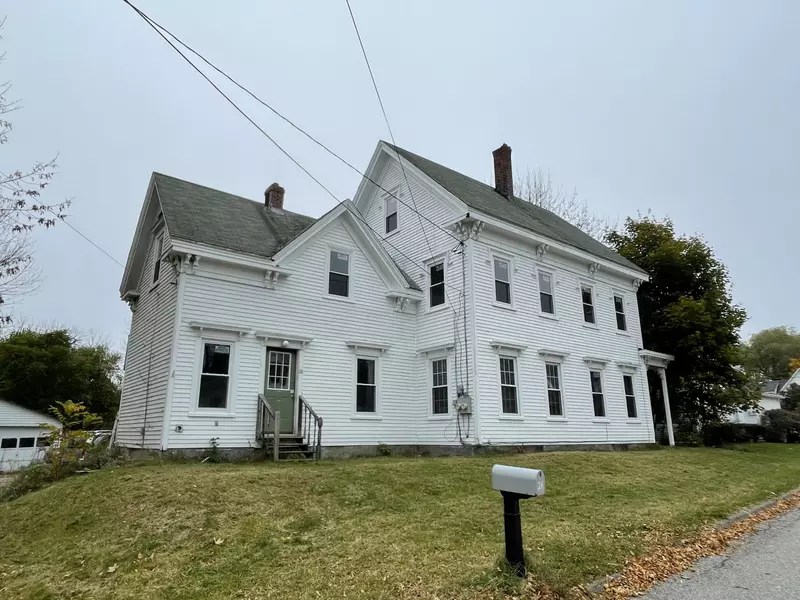 26 Pine ST, Bucksport, ME 04416