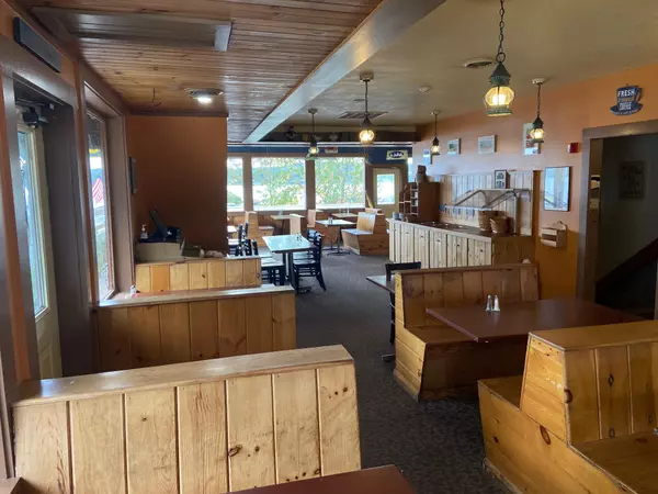 Wiscasset, ME 04578,43-45 Water ST