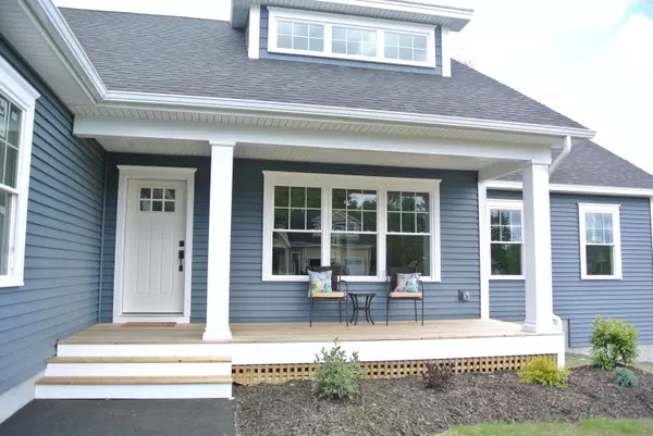 South Portland, ME 04106,20 Candlebrook LN