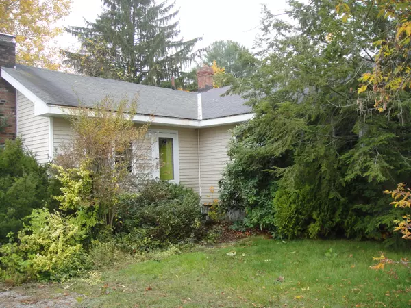 124 Cat Mousam RD, Kennebunk, ME 04043