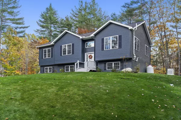 14 St. Pierre DR, Sidney, ME 04330