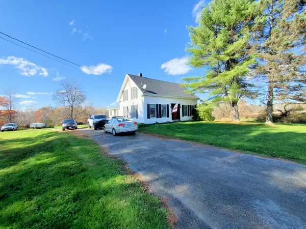 Glenburn, ME 04401,448 Hudson RD