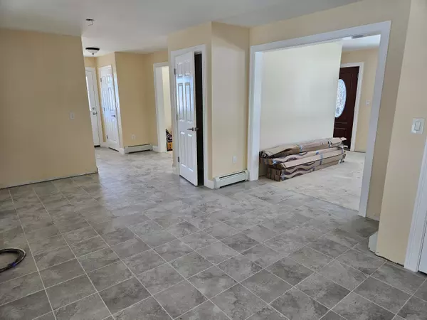 Litchfield, ME 04350,5 Lintonia DR #5