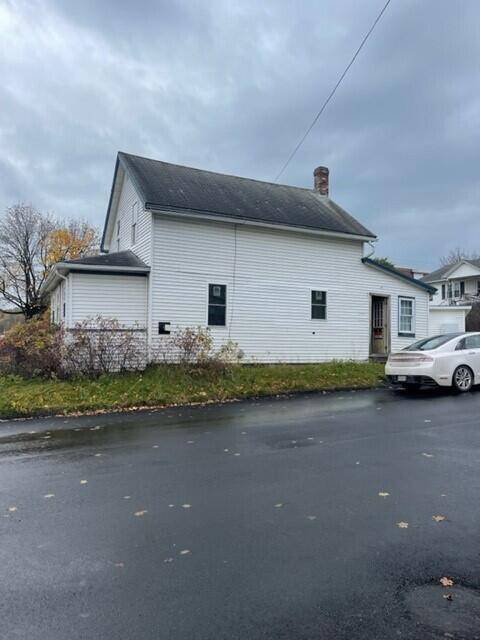 Madawaska, ME 04756,353 St Thomas ST