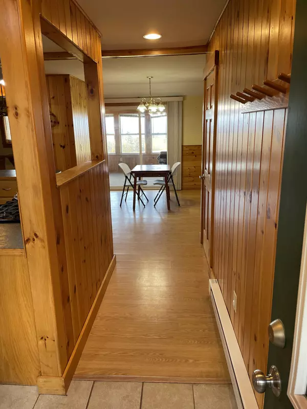 Madison, ME 04950,29 Crazy LN