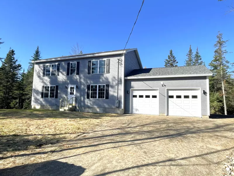 65 Snowberry LN, Palermo, ME 04354