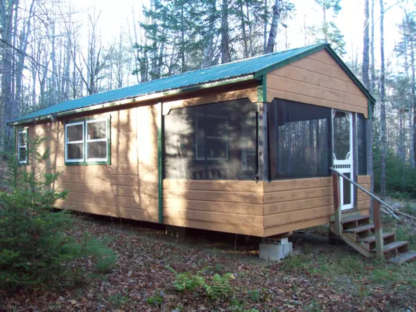 239 North Road, Winn, ME 04495