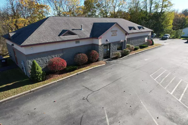 6 Cool ST, Waterville, ME 04901