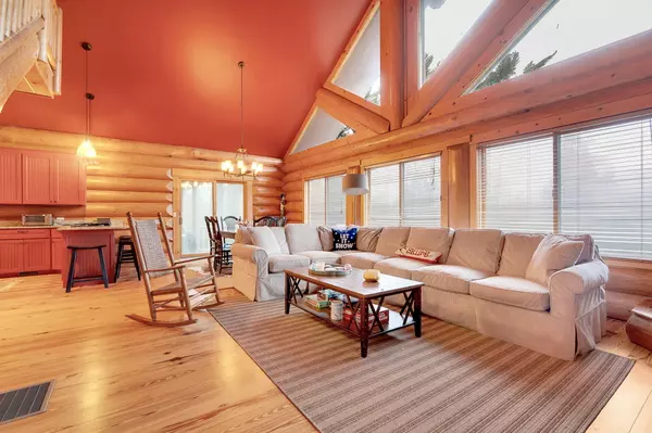 Newry, ME 04261,18 Franklin RD