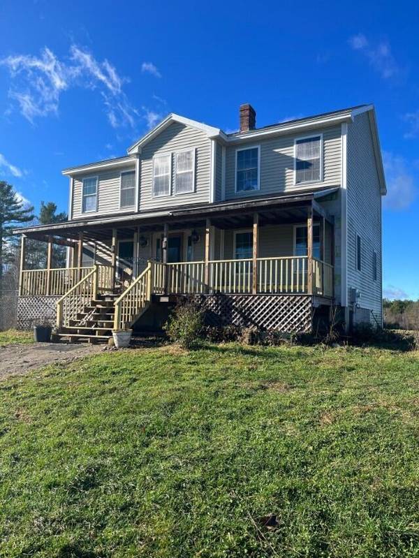 16 Henry LN, Whitefield, ME 04353