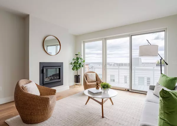 Portland, ME 04101,387 Commercial ST #615