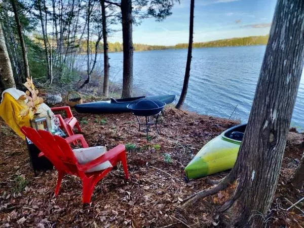 35 Silsby RD, Mariaville, ME 04605