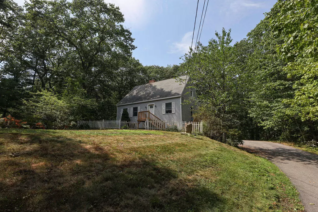 Kennebunkport, ME 04046,122 School ST