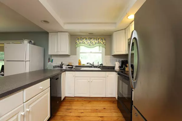 Kennebunkport, ME 04046,122 School ST