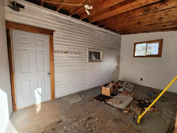 Rumford, ME 04276,10 South Backfield RD