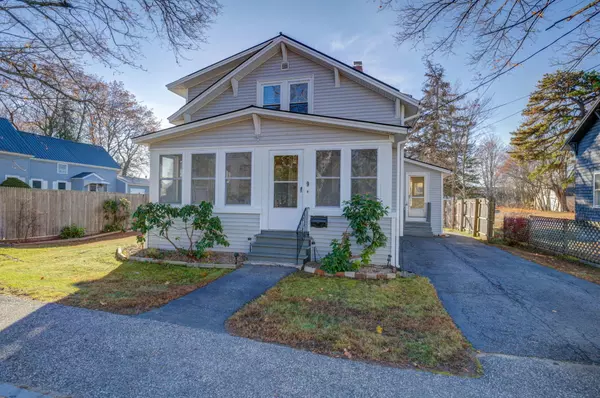 9 Tucker ST, Norway, ME 04268