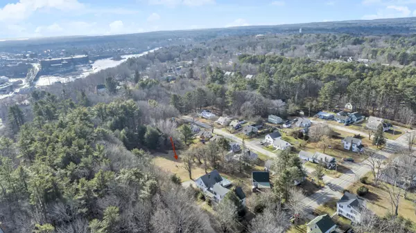 Topsham, ME 04086,4 Wilson ST