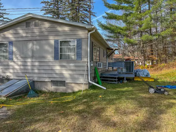 Mexico, ME 04257,103 Harlow Hill RD