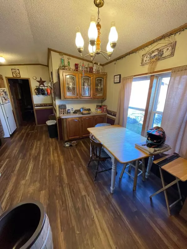 Monticello, ME 04760,560 US 1