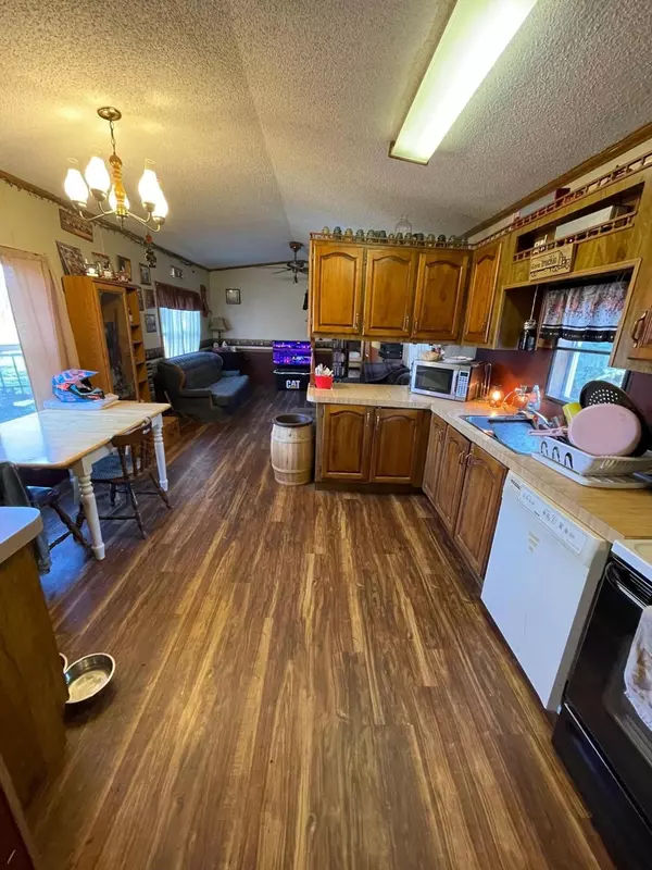 Monticello, ME 04760,560 US 1