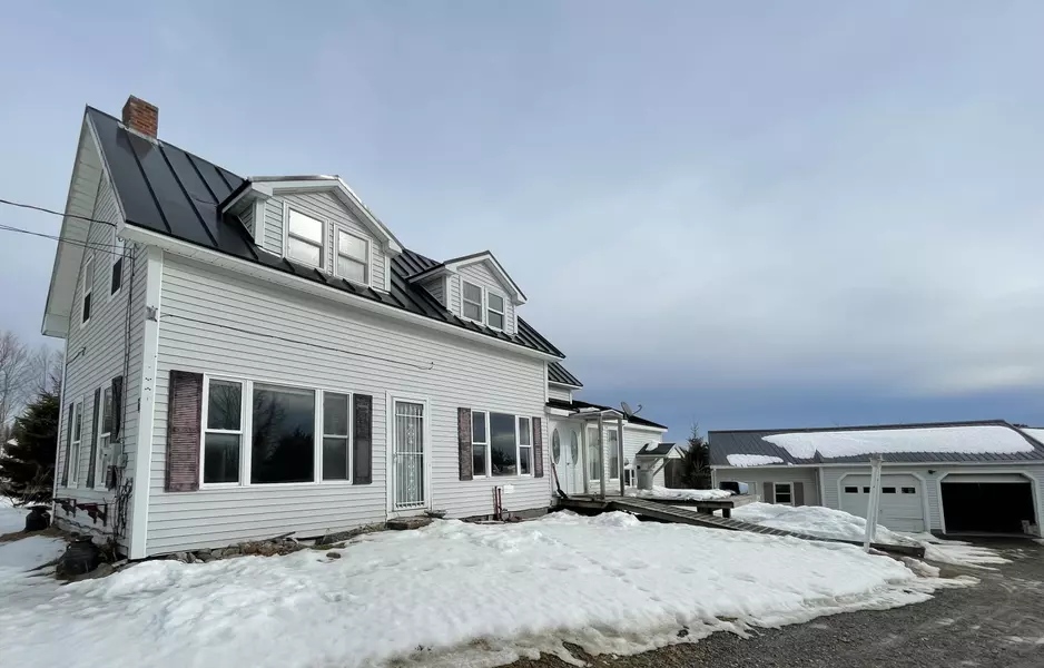 74 Marks RD, Albion, ME 04910