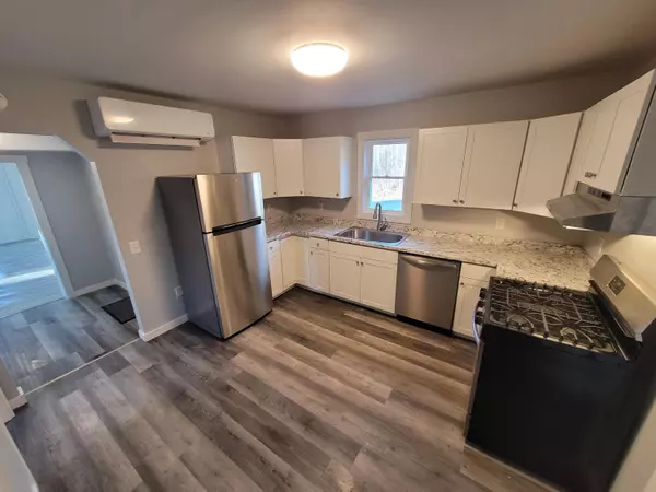 Hudson, ME 04449,85 Smith RD