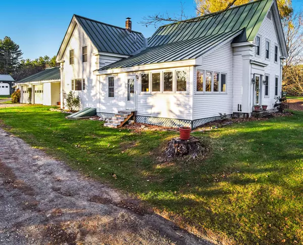 Vassalboro, ME 04989,812 Webber Pond RD