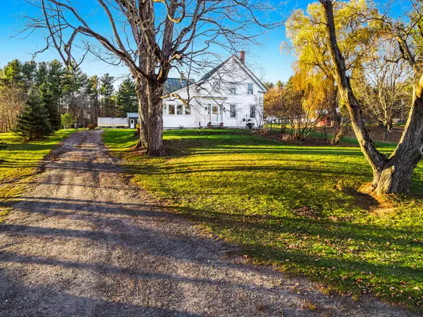 Vassalboro, ME 04989,812 Webber Pond RD