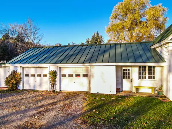 Vassalboro, ME 04989,812 Webber Pond RD