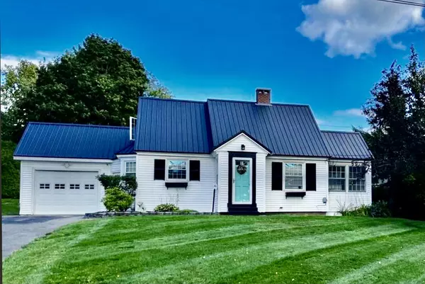 73 Hillside ST, Presque Isle, ME 04769