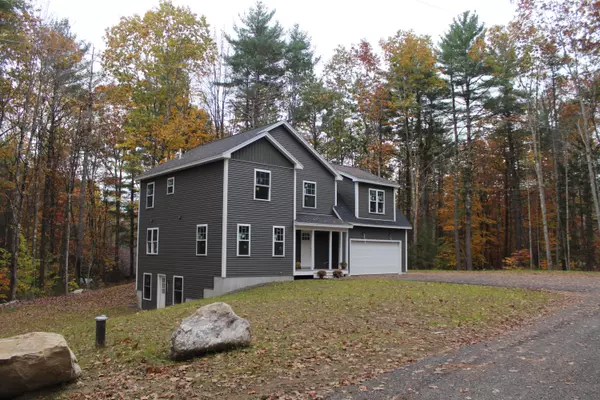 New Gloucester, ME 04260,8 Memory LN