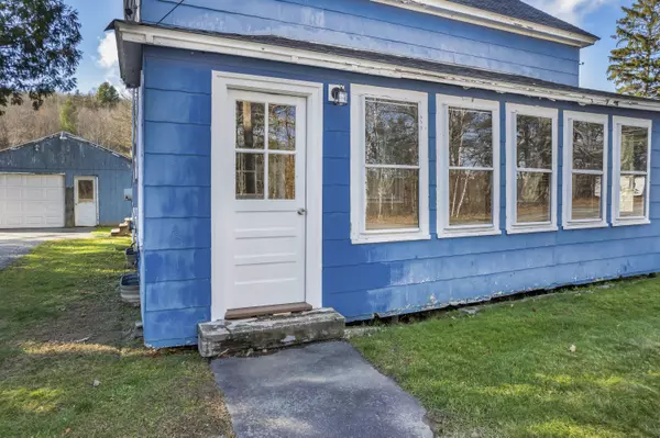 Auburn, ME 04210,537 Riverside DR