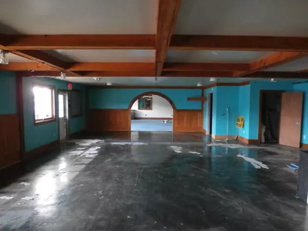 Wilton, ME 04294,392 US RT 2