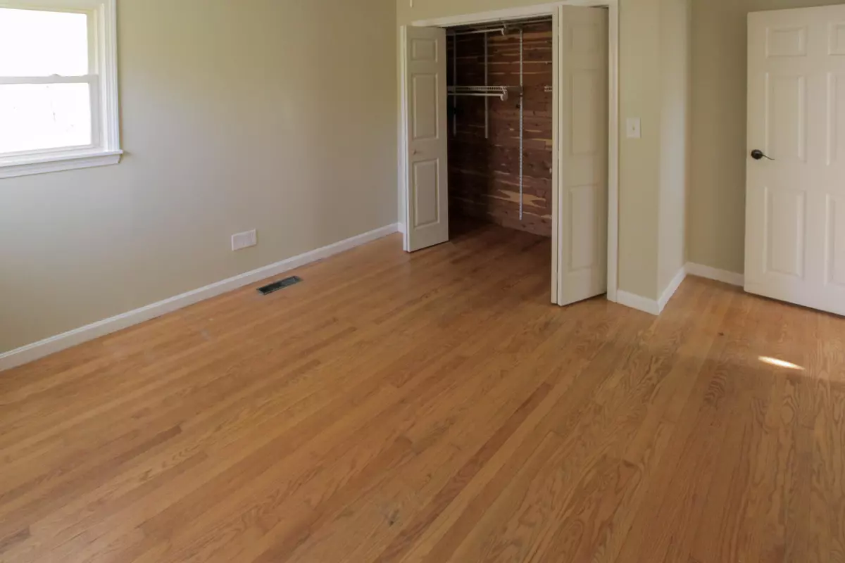 Orono, ME 04473,9 Mainewood AVE