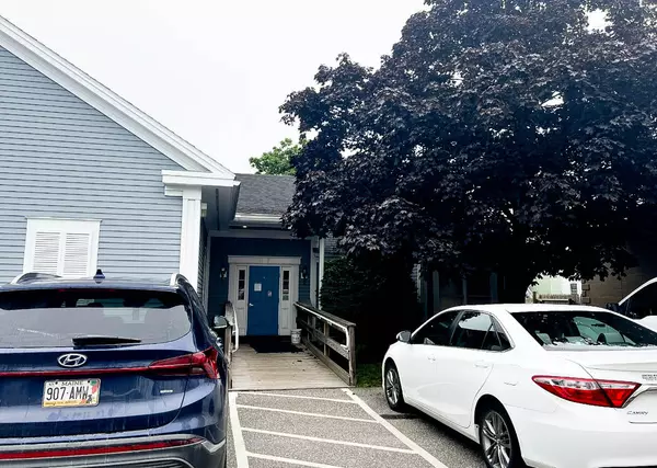 Brunswick, ME 04011,8 Mason ST