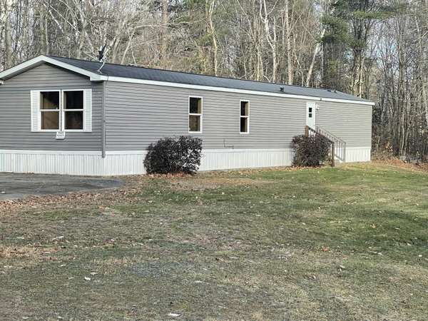 83 Perkins RD, Monmouth, ME 04259