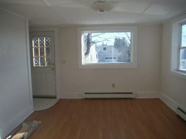 Madison, ME 04950,9 Perkins ST