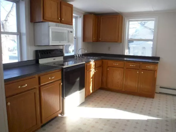 Madison, ME 04950,9 Perkins ST