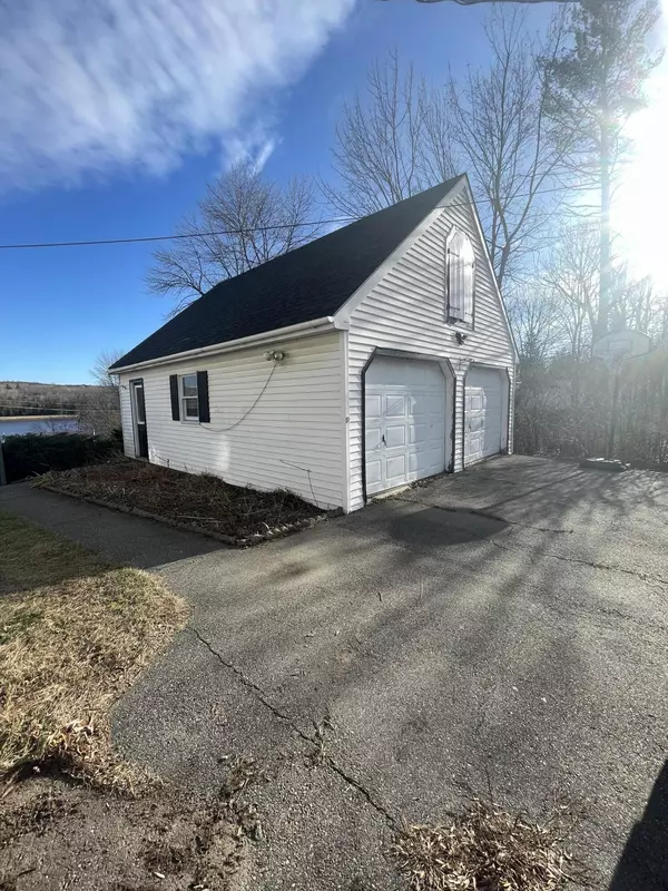 Winterport, ME 04496,839 N Main ST