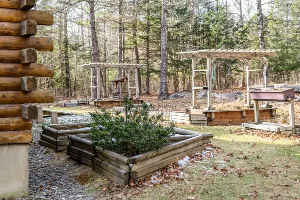 Searsmont, ME 04973,82 Borough RD